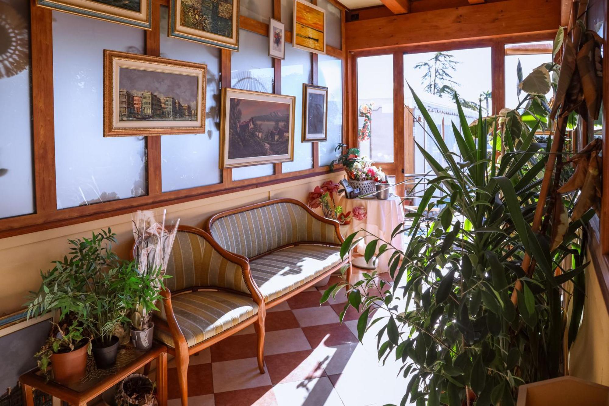 Hotel Villa Sara Mestre Buitenkant foto