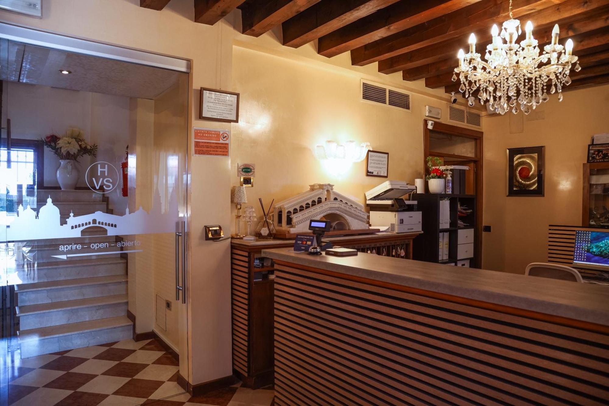 Hotel Villa Sara Mestre Buitenkant foto