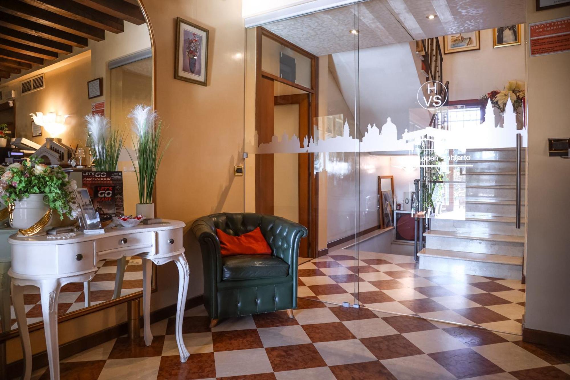 Hotel Villa Sara Mestre Buitenkant foto