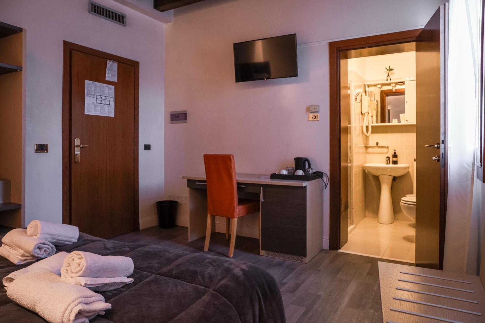 Hotel Villa Sara Mestre Buitenkant foto