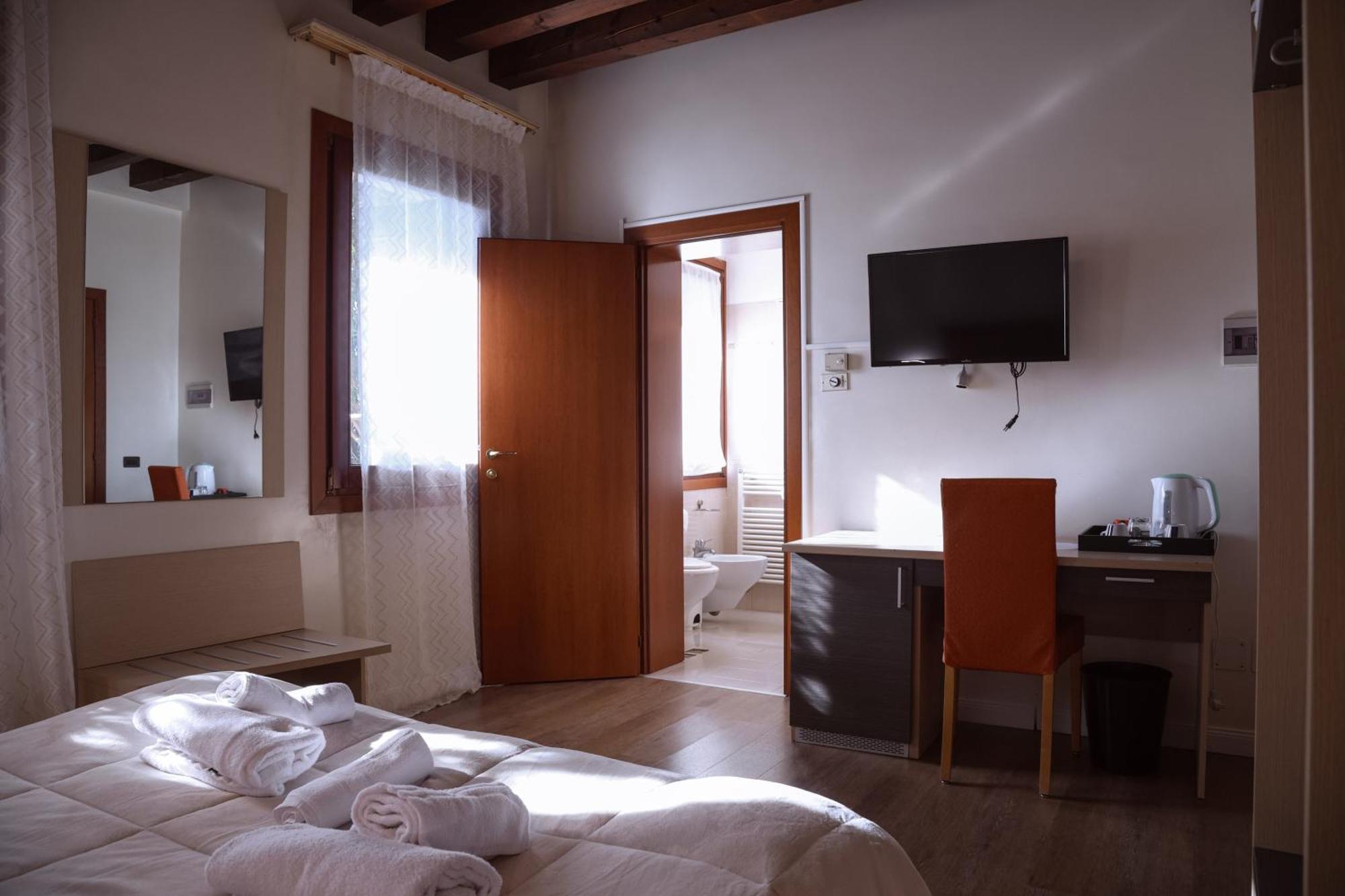 Hotel Villa Sara Mestre Buitenkant foto