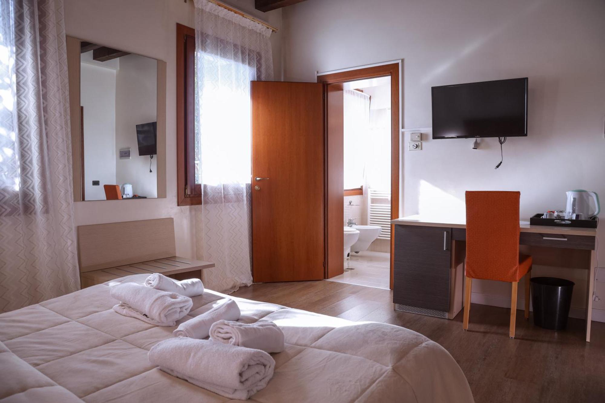 Hotel Villa Sara Mestre Buitenkant foto
