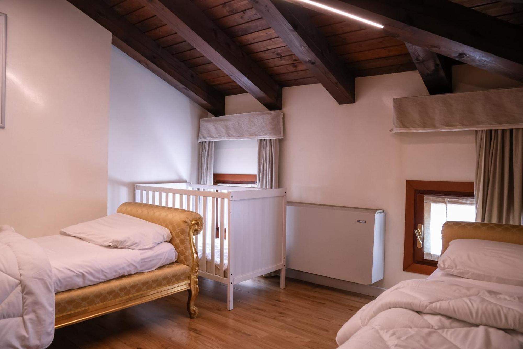 Hotel Villa Sara Mestre Buitenkant foto