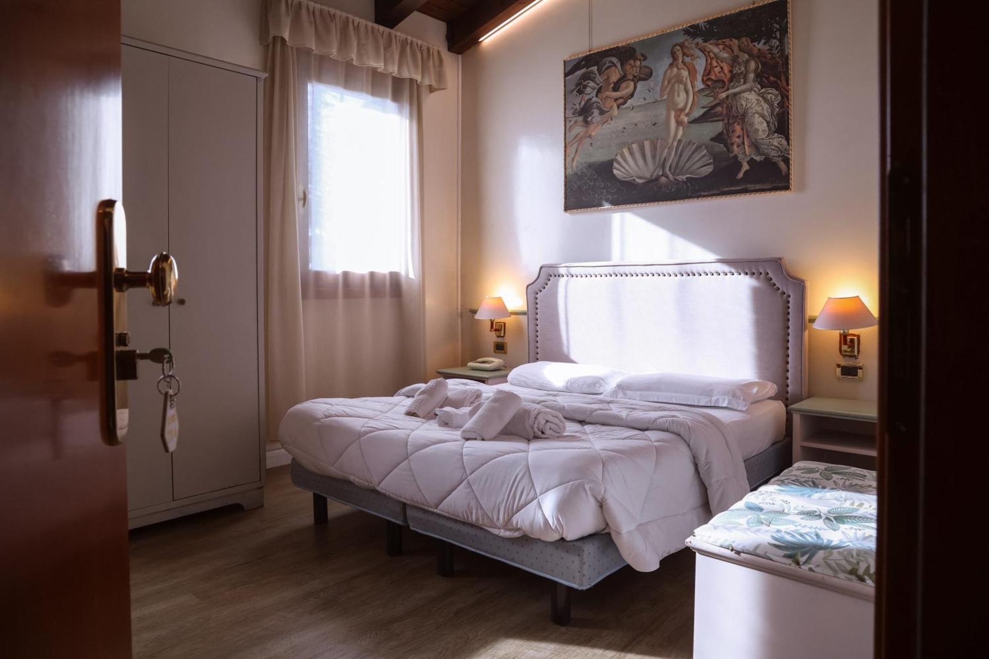 Hotel Villa Sara Mestre Buitenkant foto