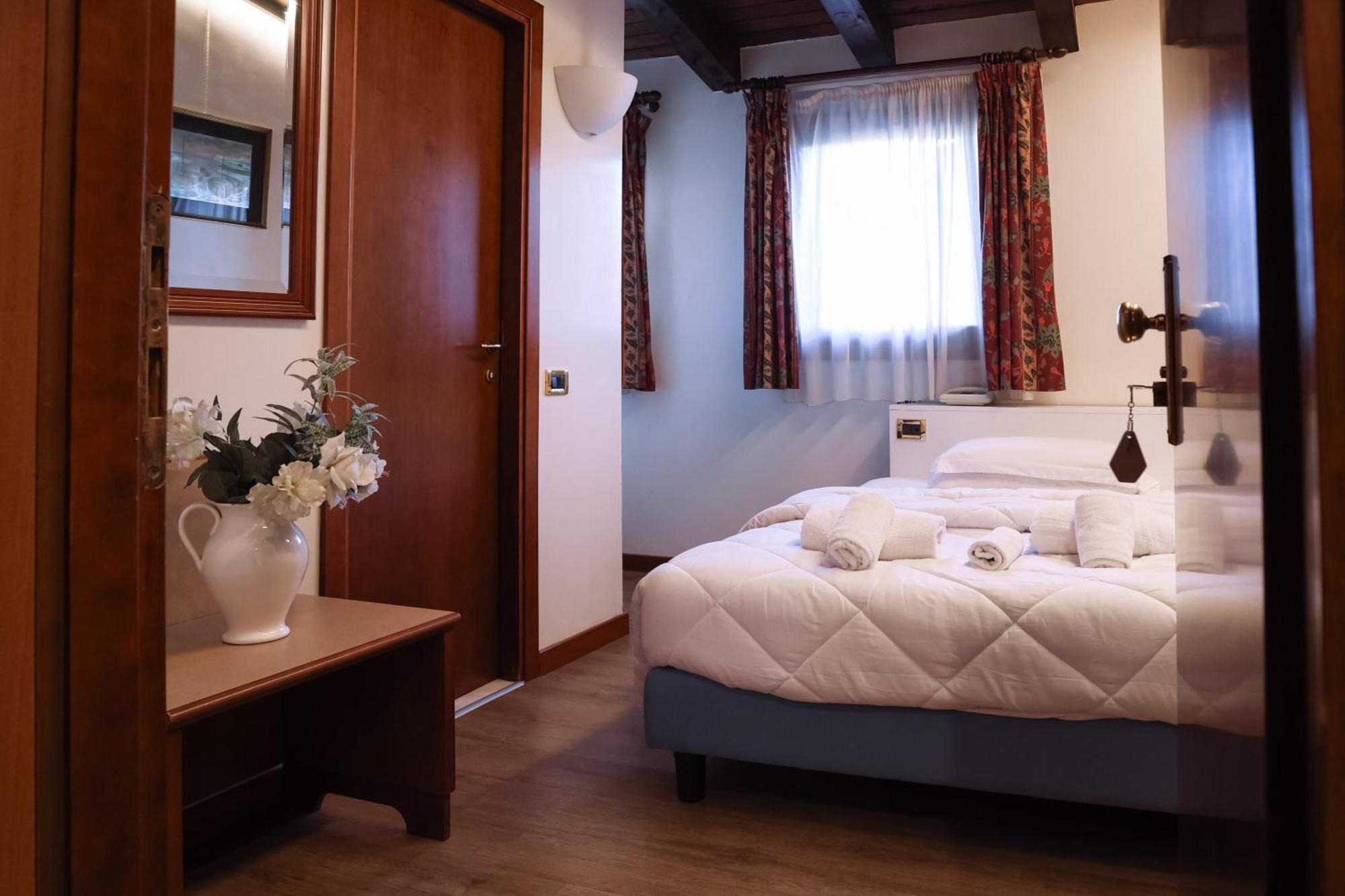 Hotel Villa Sara Mestre Buitenkant foto